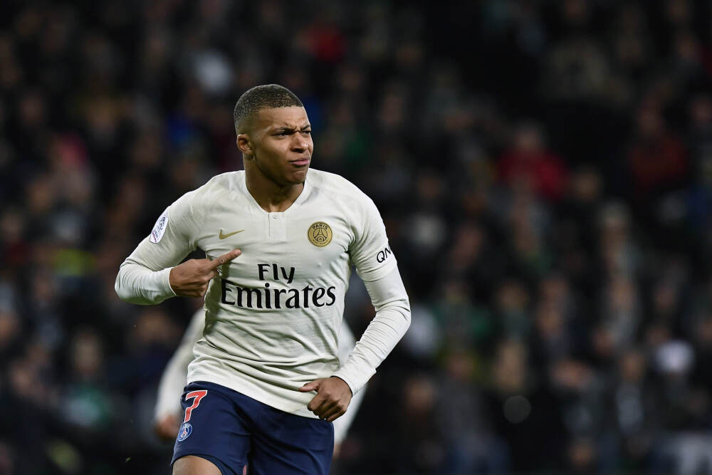 斯科蒂·巴恩斯抢下本赛季NBA单场最多的25个篮板…达成惊人三双